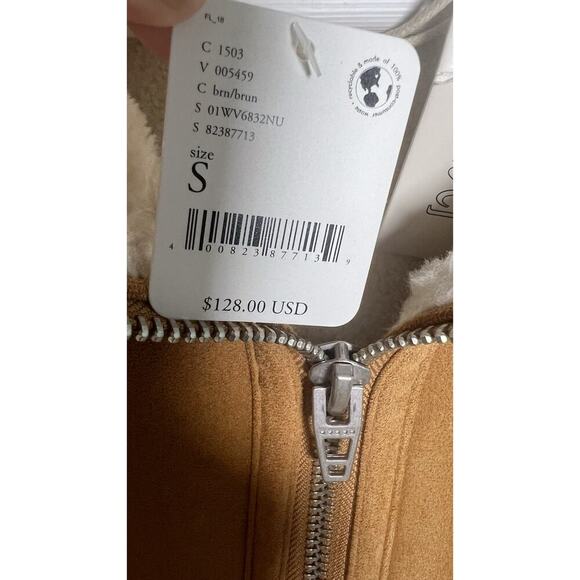 BLANK NYC Revolve Faux Fur Sherpa Cap Sleeve Vest Size Small In Biscotti NEW - Picture 11 of 14